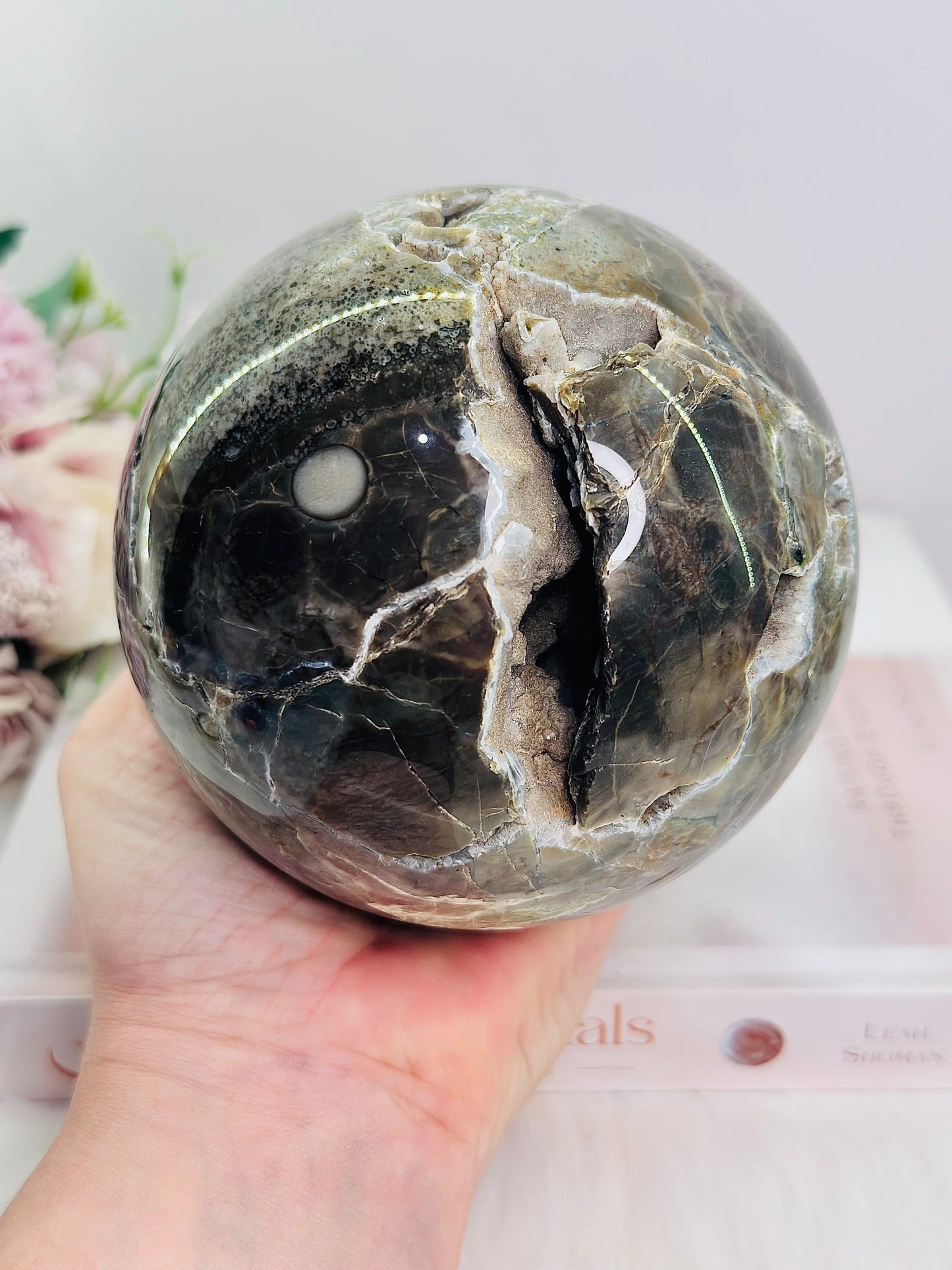 ⚜️ SALE ⚜️ Huge 1.63KG Naturally Occuring Volcanic Druzy Agate Sphere (UV Reactive)On Stand