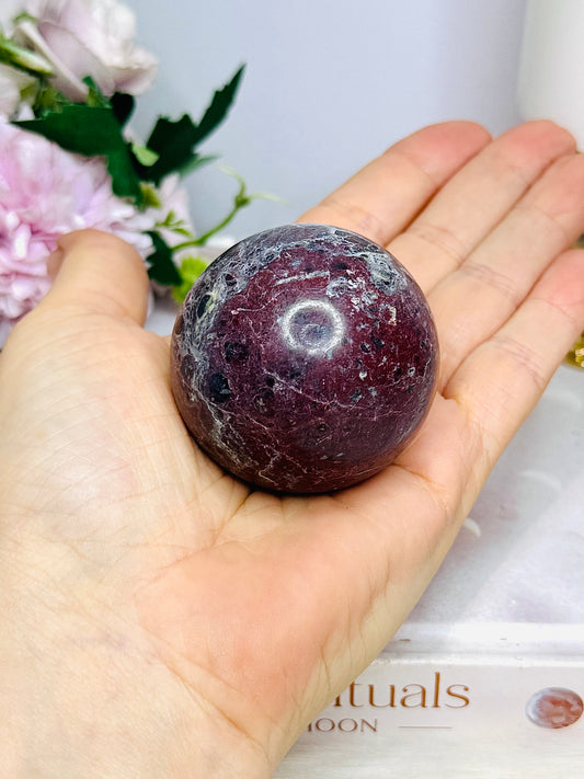 Red Onyx Sphere on Stand 168g