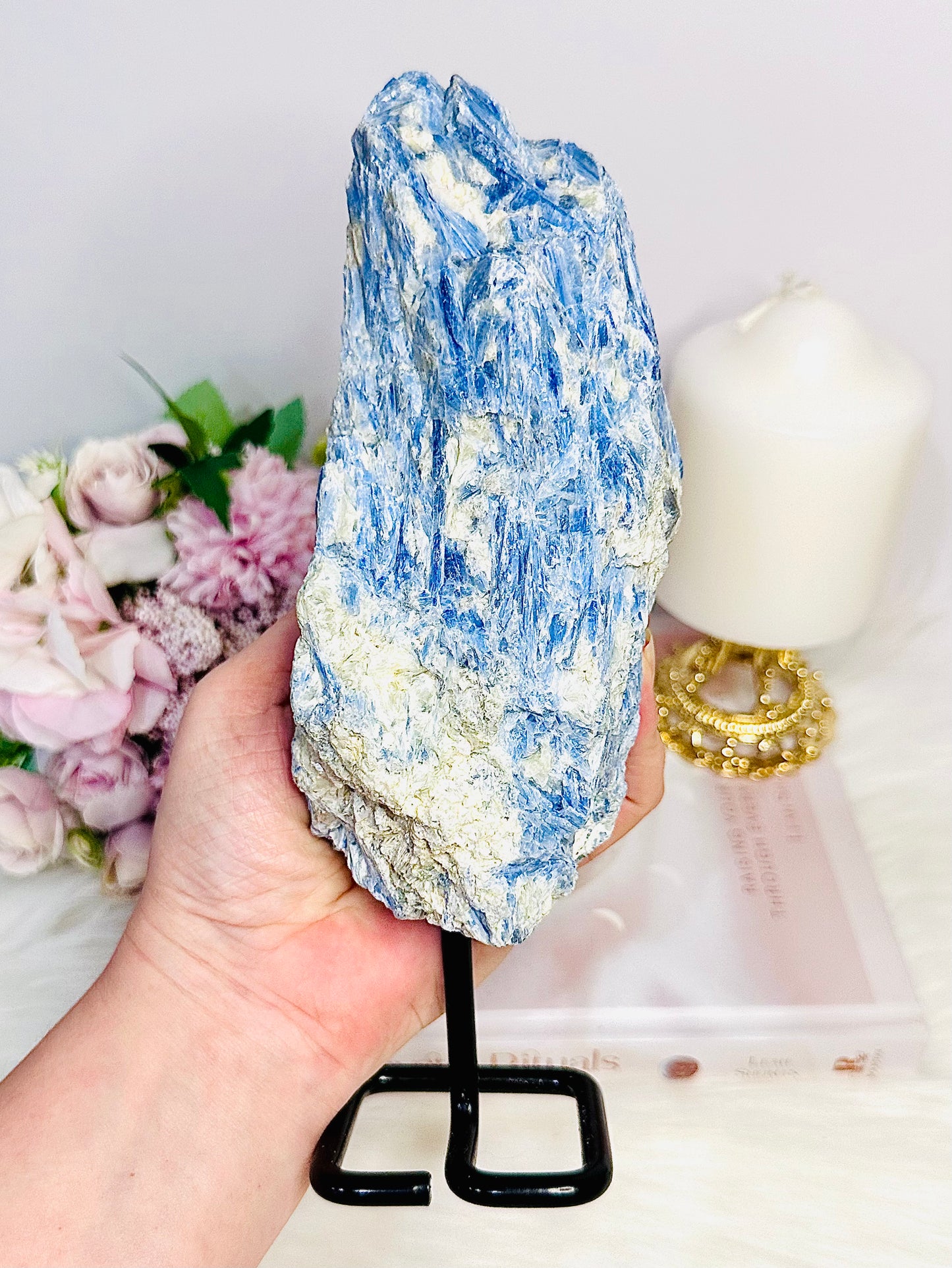 ⚜️ SALE ⚜️ Aligns All Chakras ~ Stunning Large Natural Blue Kyanite Specimen On Stand 22cm 1.13grams