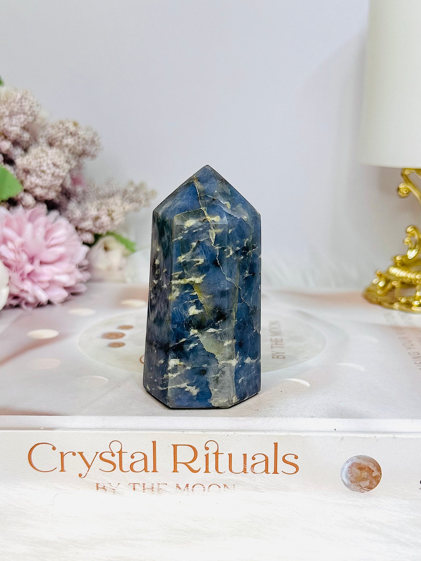 Periwinkle Chalcedony Tower 7cm
