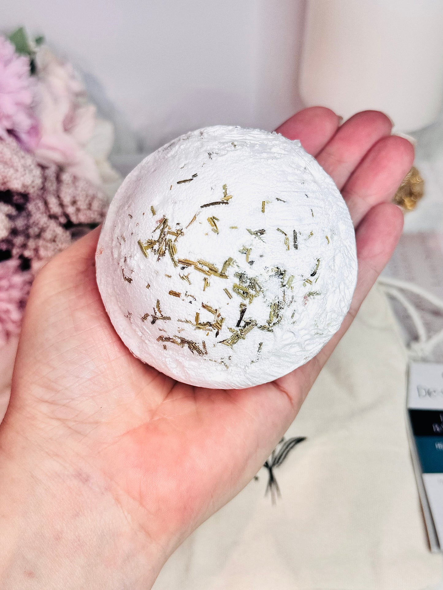 'De-Stress' Herbal Clary Sage Bath Bomb (Large) In Gift Bag