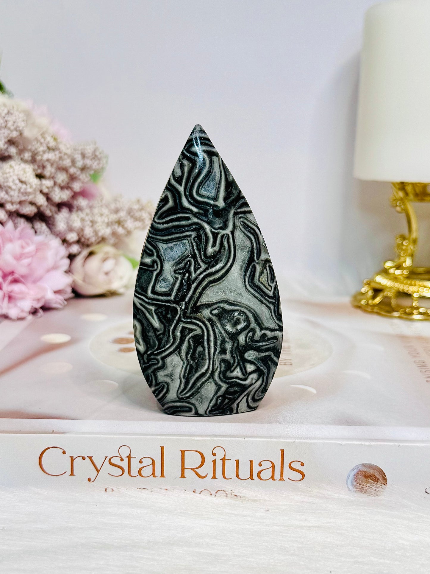 Black Panda Calcite Flame 9cm