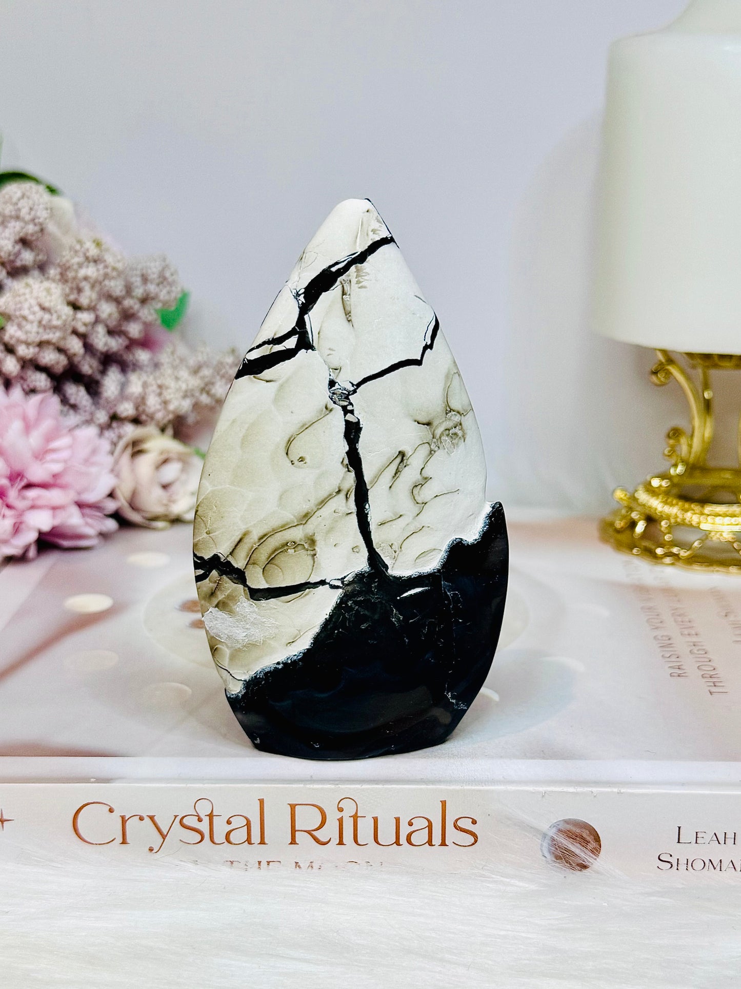 Volcano Agate (UV Reactive) Flame 11cm
