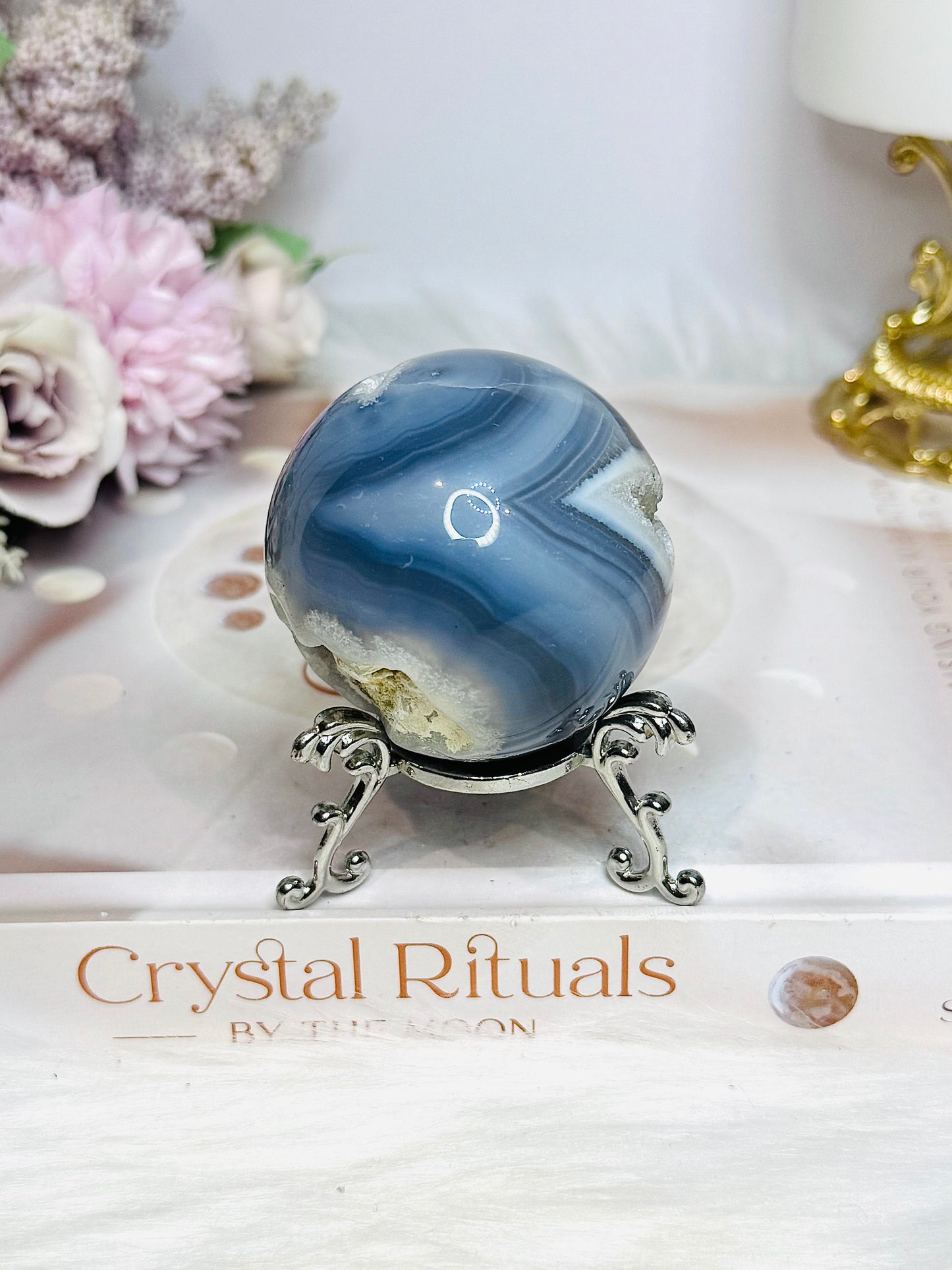 Druzy Agate Sphere on Stand 172g ￼