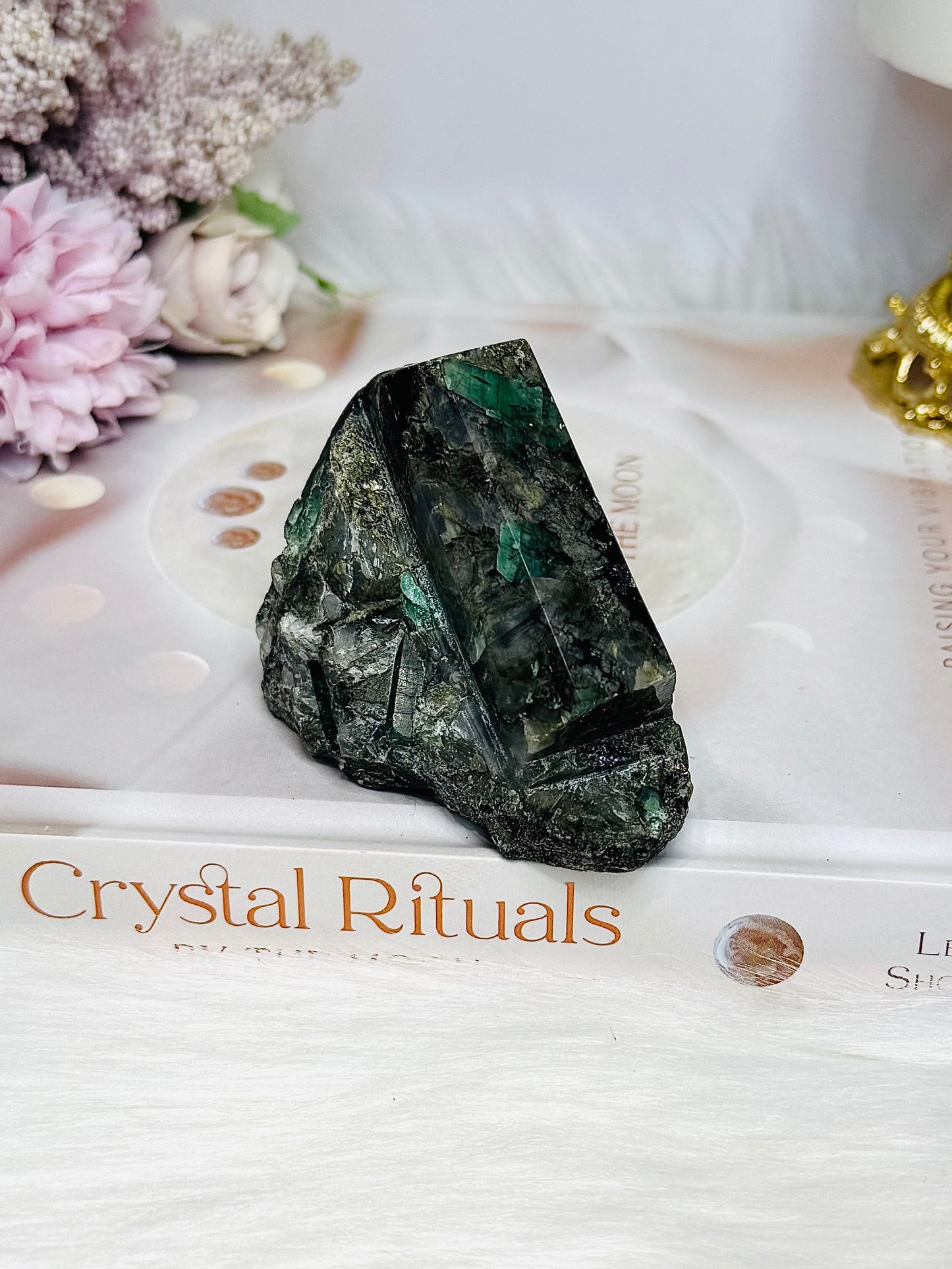 Natural Green Emerald on Matrix Specimen 7cm 158g