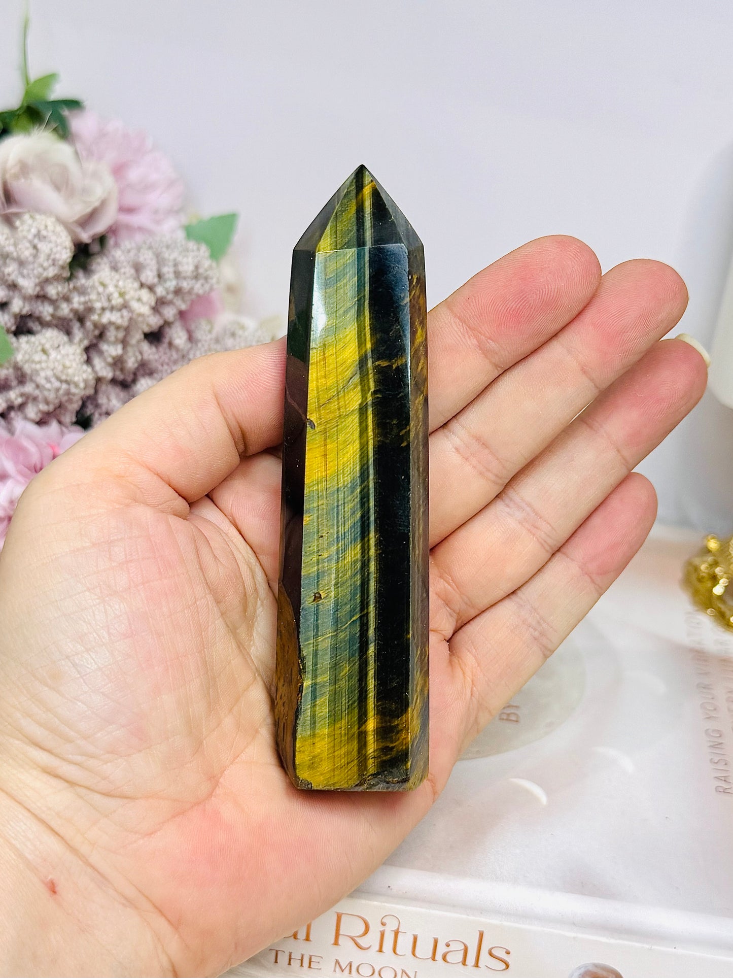 Tigers Eye Tower with Blue & Gold Flash 11cm
