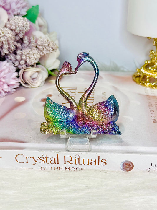 Aura Bismuth Swans 7cm On Stand