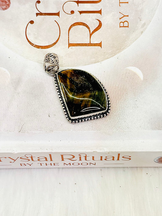 Beautiful Tigers Eye Pendant In Gift Bag