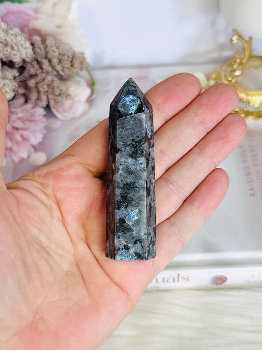 Larvikite Tower | Point 8cm