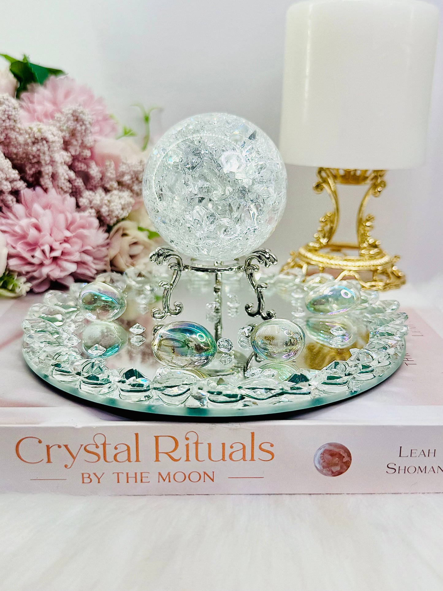 Classy & Fab Large Clear Quartz Crackle Sphere on Stand, with 4 Angel Aura Quartz Tumbles on 15cm Diamonte Mirror Tray