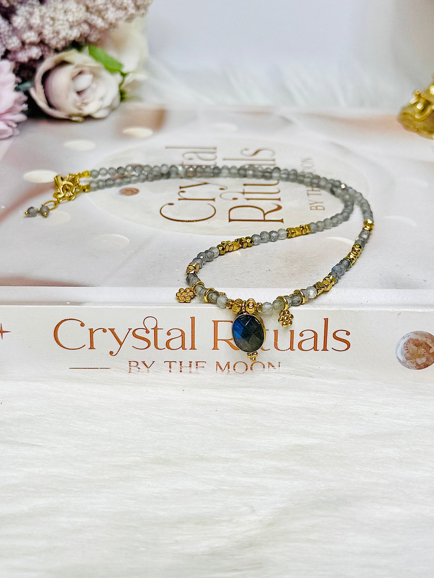 Delicate Labradorite Dainty Necklace