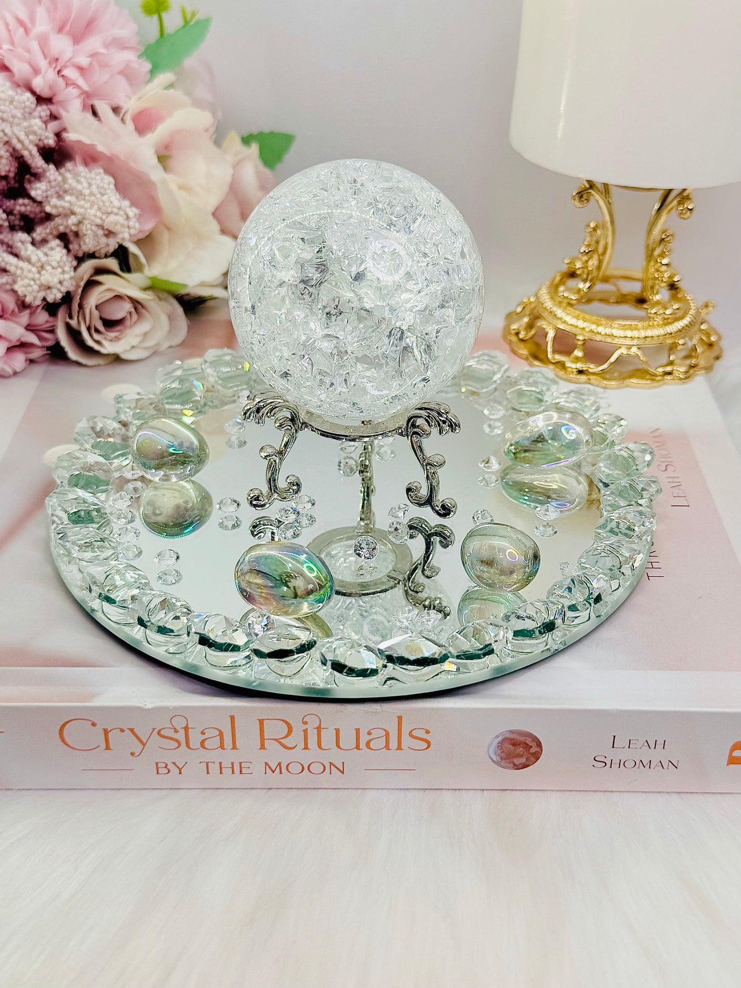 Classy & Fab Large Clear Quartz Crackle Sphere on Stand, with 4 Angel Aura Quartz Tumbles on 15cm Diamonte Mirror Tray