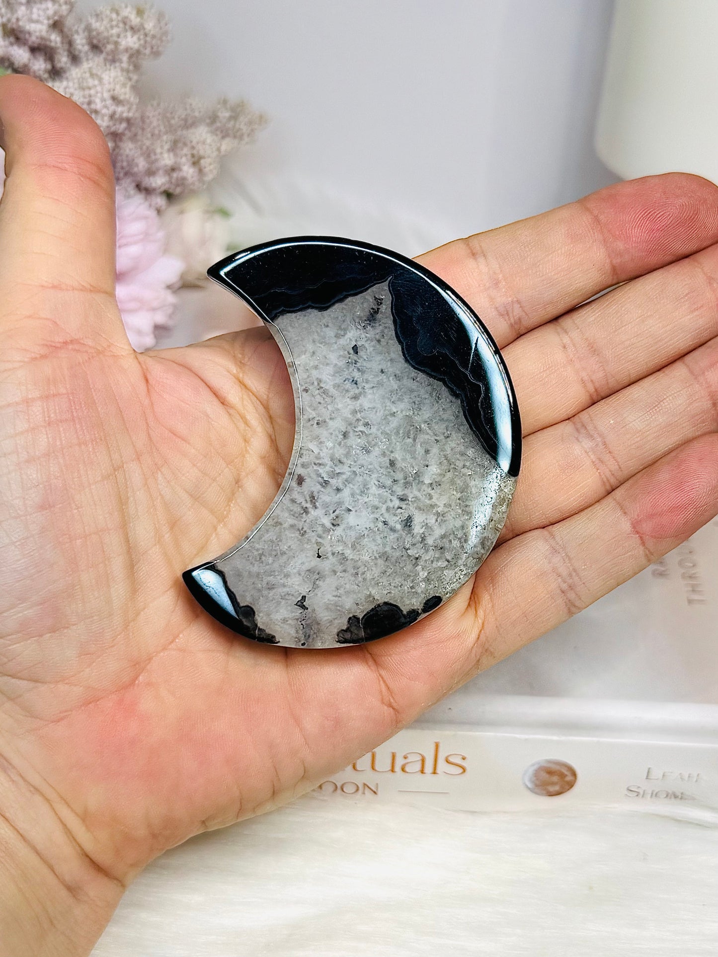 Black Agate Moon 7cm
