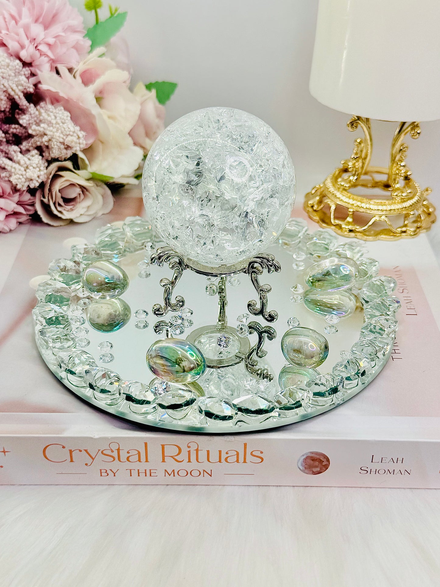 Classy & Fab Large Clear Quartz Crackle Sphere on Stand, with 4 Angel Aura Quartz Tumbles on 15cm Diamonte Mirror Tray