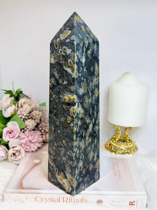 Huge Chalcedony in Basalt Tower 25cm 1.9KG