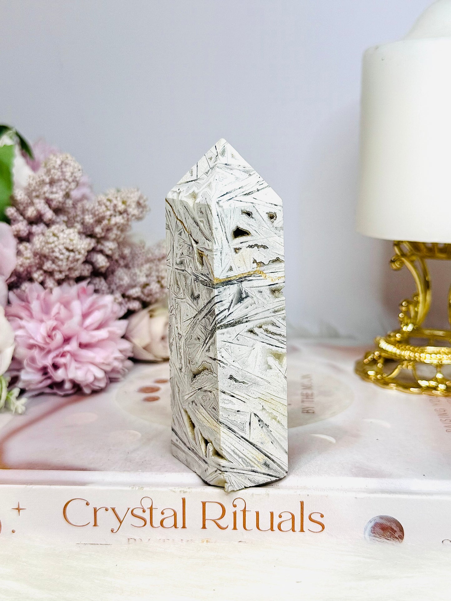 White Crazy Lace Agate Tower 10cm