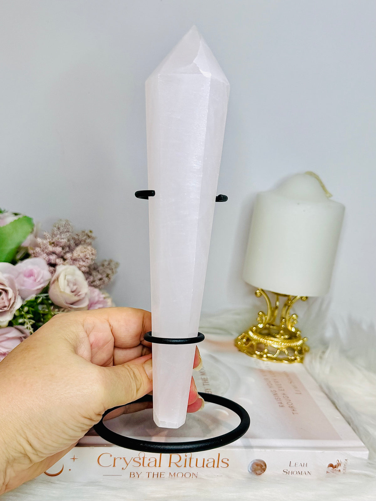 Mangano Calcite Large Wand | Tower (UV Reactive) 21cm On Stand
