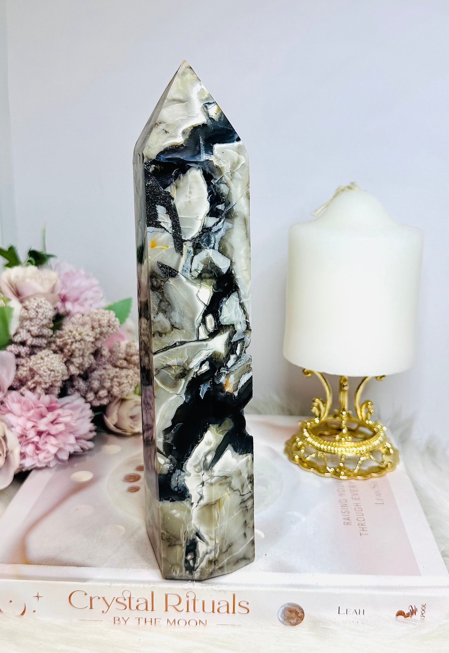 Large Volvano Agate Tower (UV Reactive) 22cm