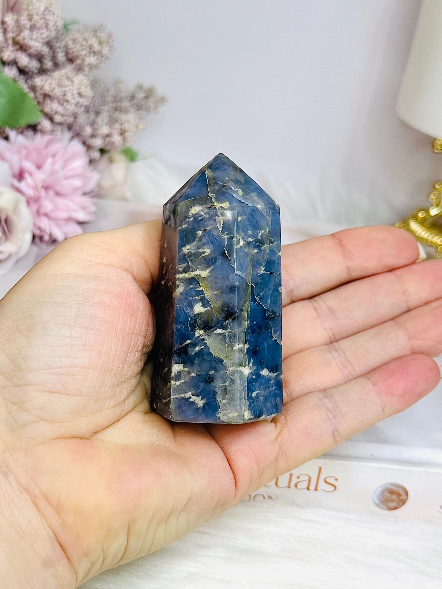 Periwinkle Chalcedony Tower 7cm