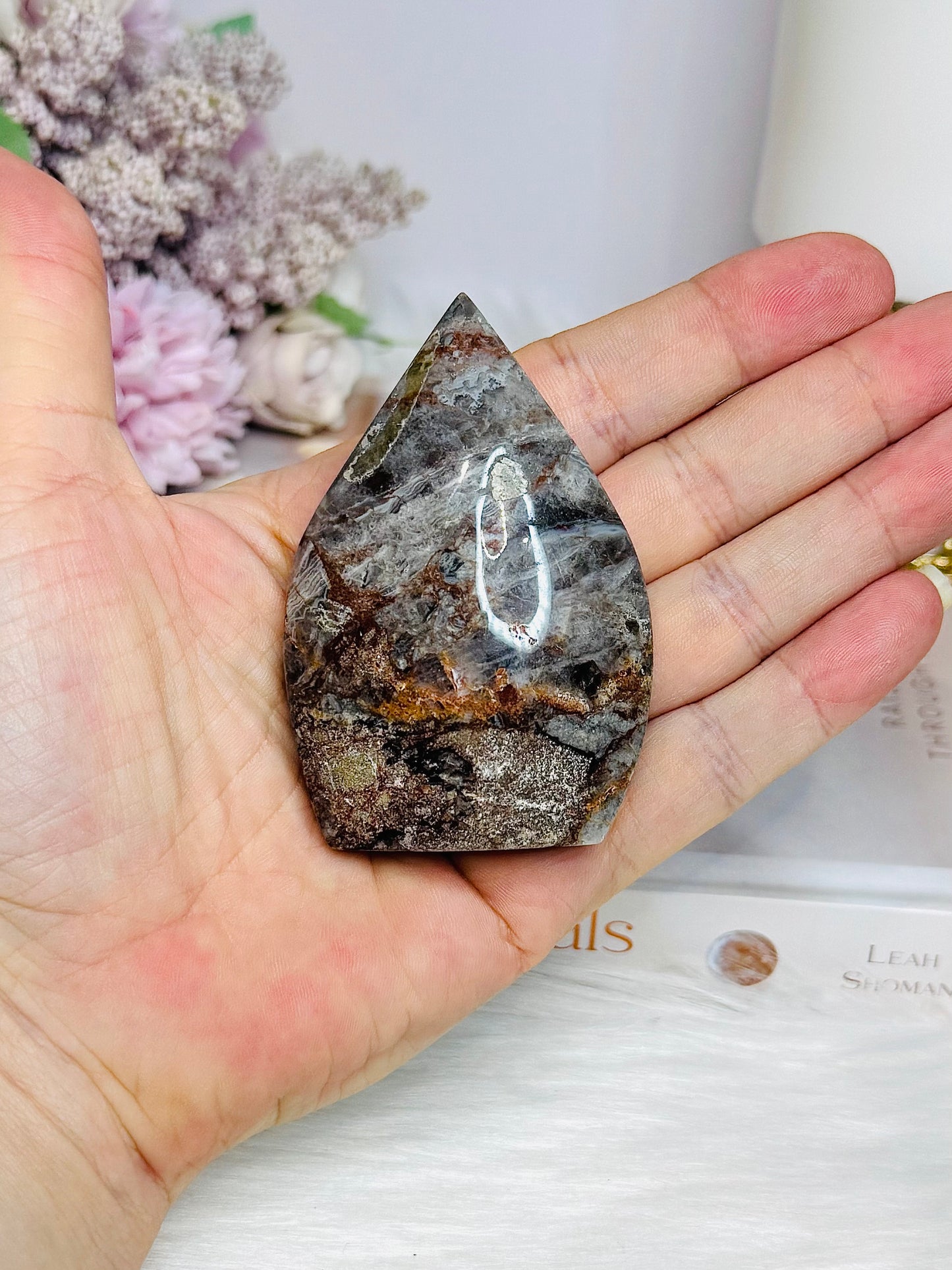 Jasper Carved Flame 7.5cm