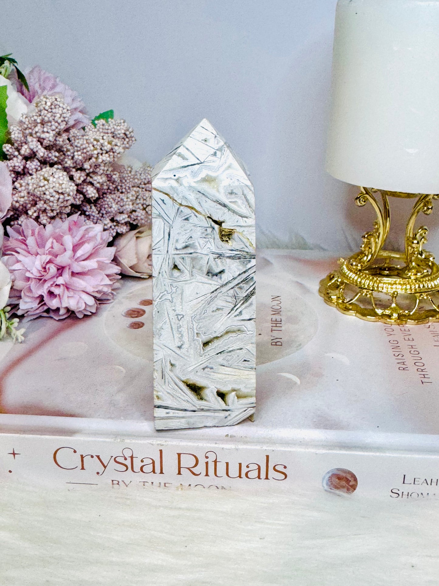 White Crazy Lace Agate Tower 10cm