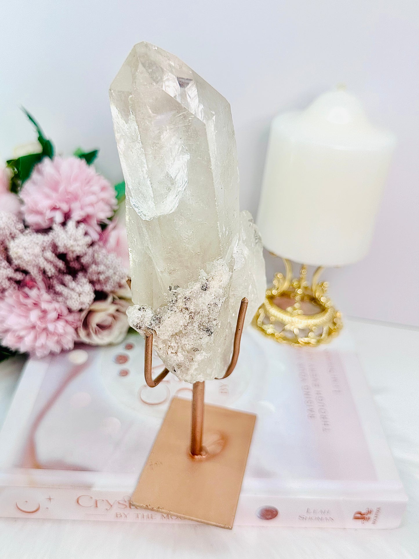 A Master Healer ~ Beautiful Large Chunky 20cm 607gram Clear Quartz Point On Rose Gold Stand From Brazil