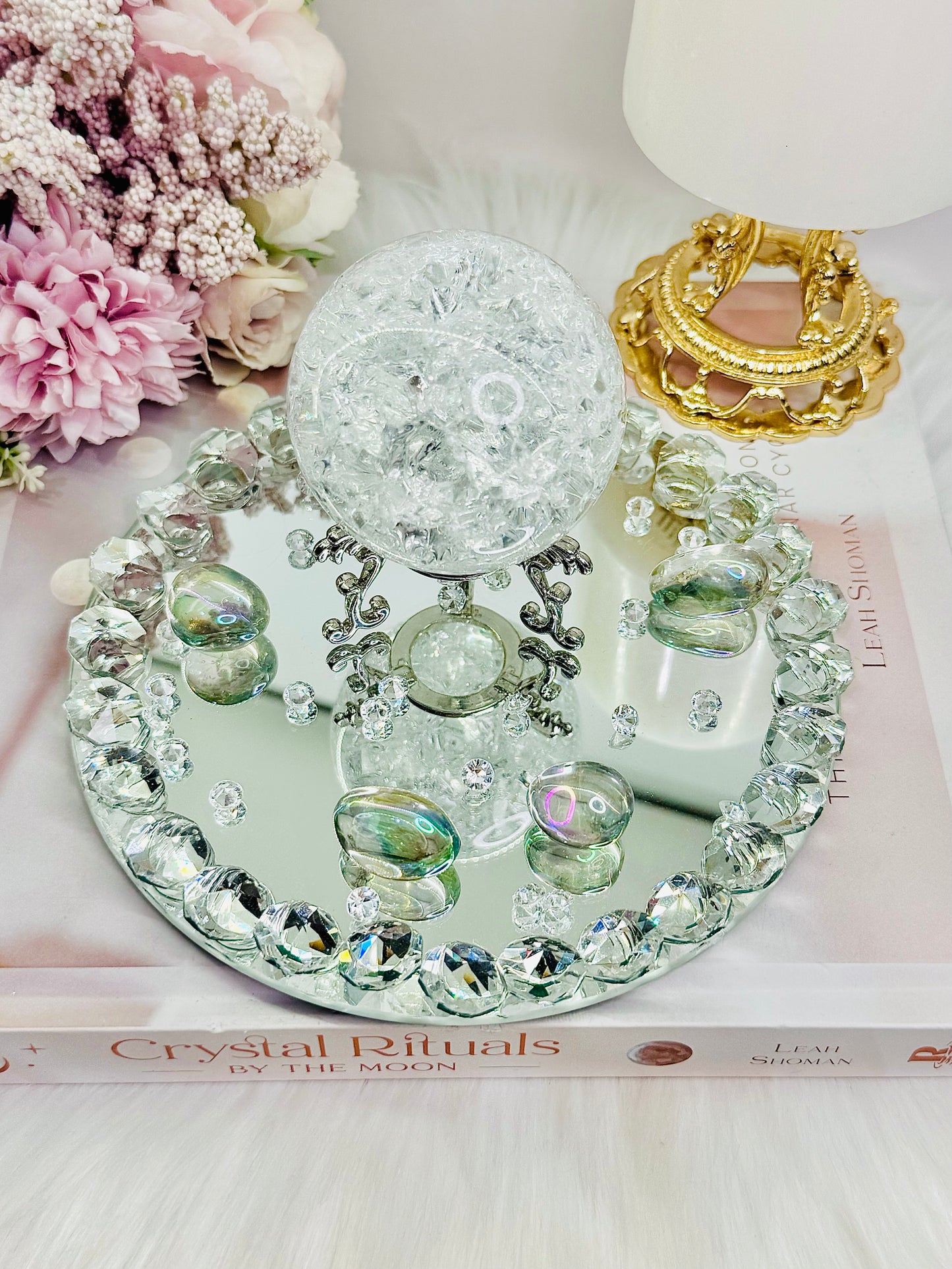 Classy & Fab Large Clear Quartz Crackle Sphere on Stand, with 4 Angel Aura Quartz Tumbles on 15cm Diamonte Mirror Tray