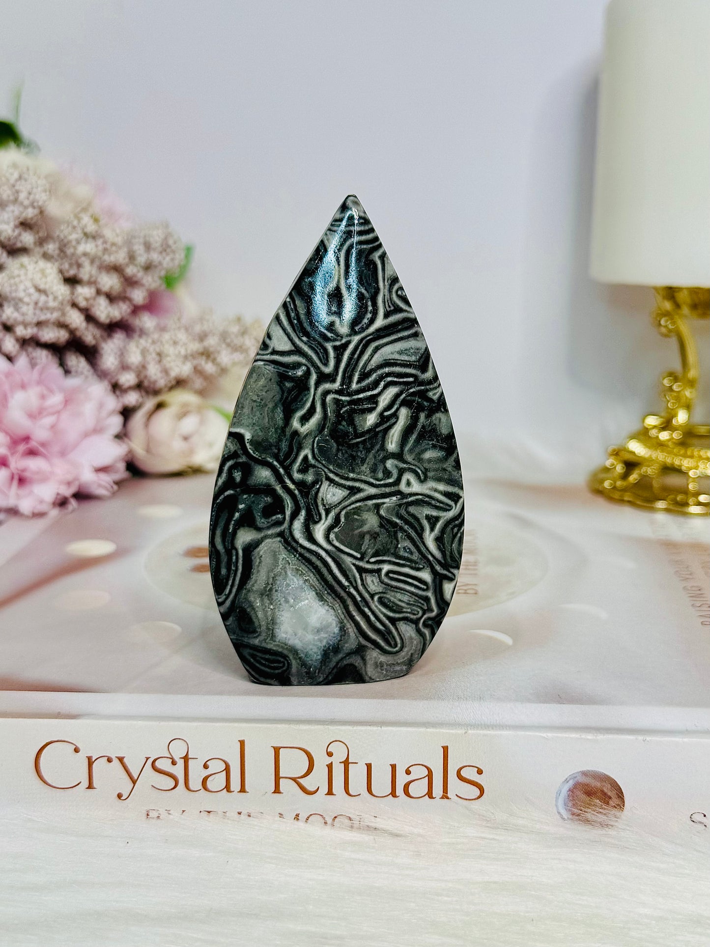 Black Panda Calcite Flame 9cm