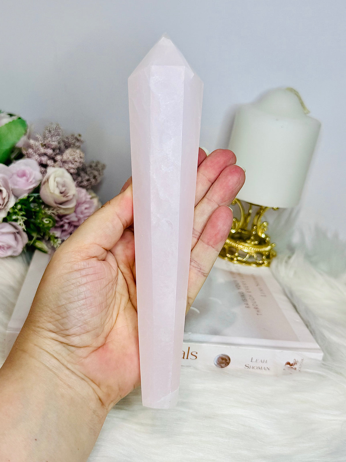 Mangano Calcite Large Wand | Tower (UV Reactive) 21cm On Stand