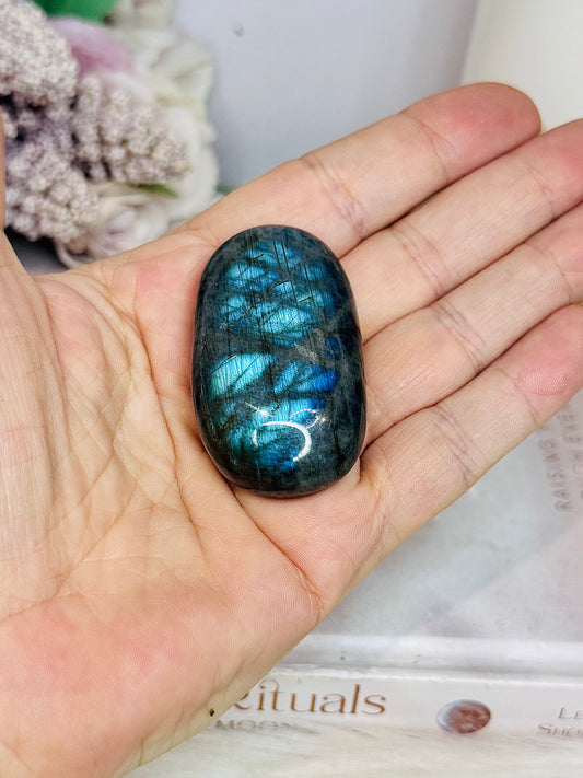 Labradorite Palmstone