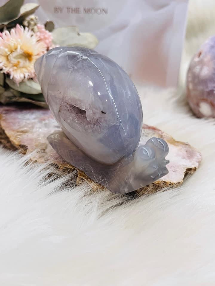 Isn’t She Lovely!!! Gorgeous Druzy Agate Snail Carving