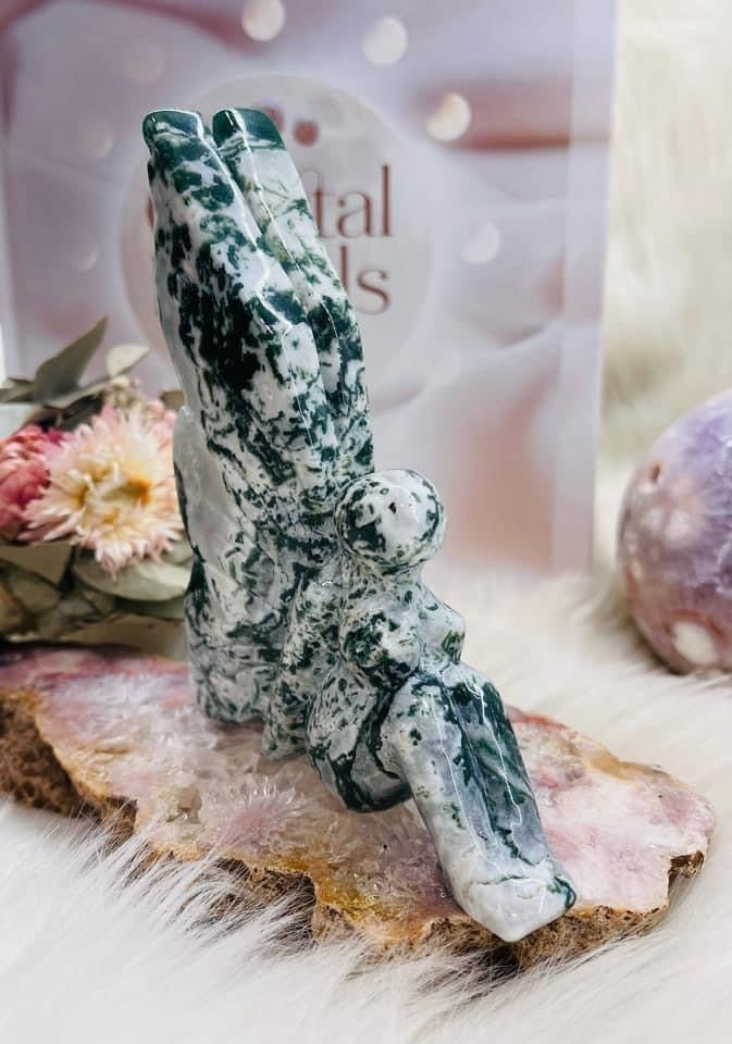 ⚜️ SALE ⚜️Stunning Druzy Moss Agate Fairy Carving